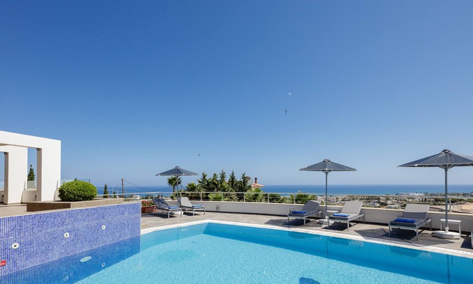 Xiro Chorio Villa | Prime location with full privacy and stunning panoramic views near the beach
