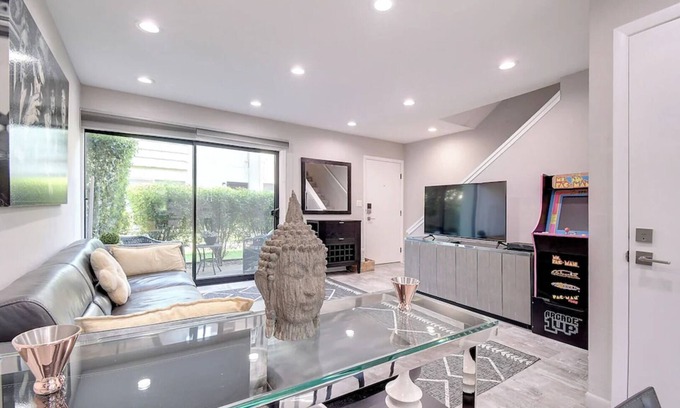 South Scottsdale Condo | Prime Old Town Scottsdale Location! Walk to Fashion Square and Old Town Shops!