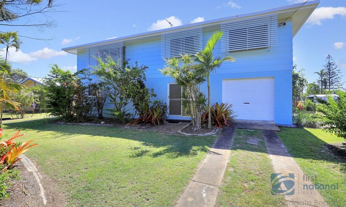 Woodgate House | Prime Position, Awesome House, Huge Deck with Sea Breezes