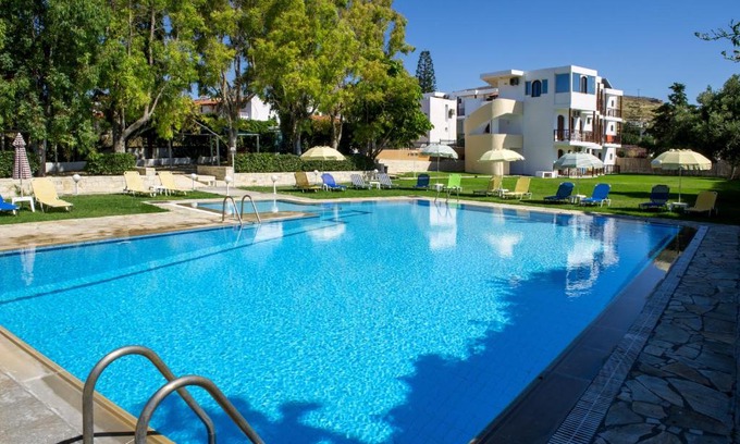 Karteros Hotel | Prince of Lillies
