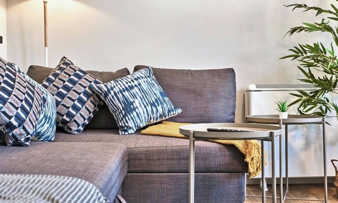 Portrush Apartment | Princess Blue 2 ~ Comfortable Stay in Dining Hub