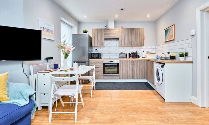 Portrush Apartment | Princess Red 2~ Great Spot by Harbour and Restaurant