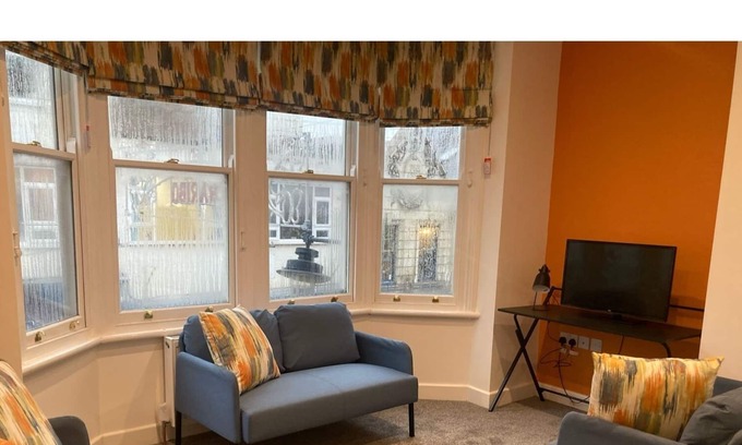 Pontefract Condo | Printer's Apprentice