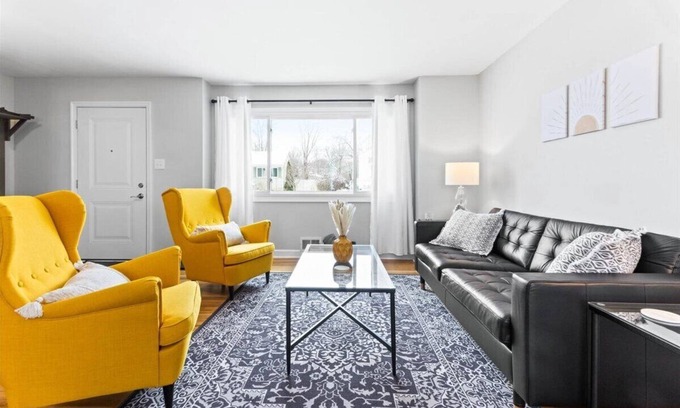 Upper Arlington House | Pristine 3BR House Close to OSU, Downtown and Hospitals