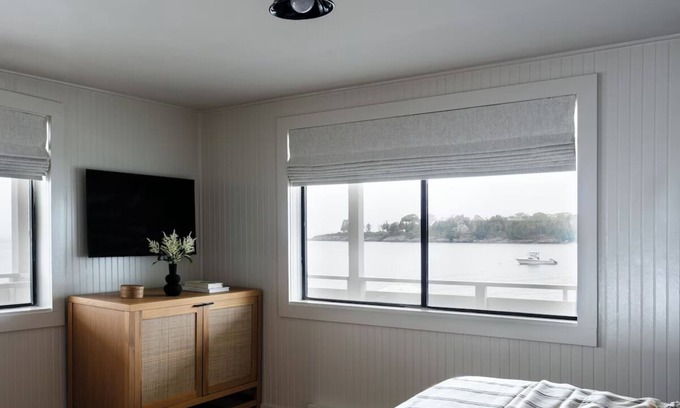 Ocean Point Hotel | Pristine Ocean View Retreat Perfect for Romantic Mornings | Room with King Bed