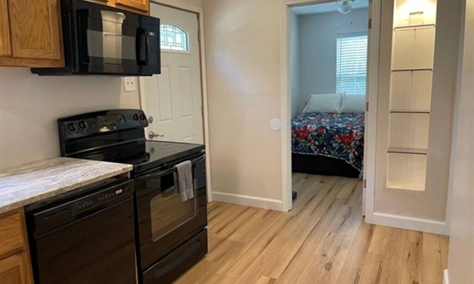 Pevely House | Private 2 bed Home - 5 min from I-55-nature views