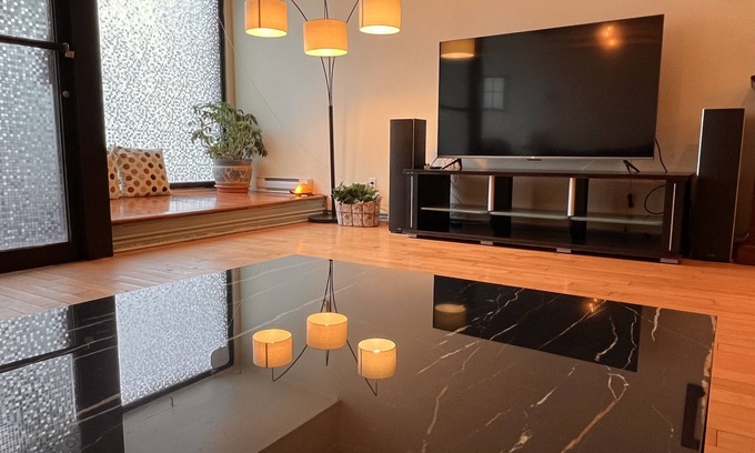 Plateau Mont Royal House | Private 3-level townhouse+24 Bed/sofa bed+Sunny Terrace&Balcony+Free Parking