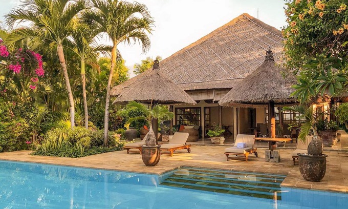 Lokapaksa Villa | Private and Peaceful Beachfront Pool Villa @ Lokopaksa, Seririt!