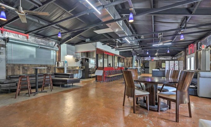 Greater East End Apartment | Private Bar / Lounge Club Warehouse Downtown Htown - For Commercial purposes