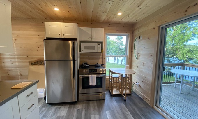 Mapleton House | Private Cabin on Conestogo Lake