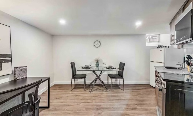 Golden Triangle Apartment | Private Centretown 1BD Suite | 5MINS to Parliament