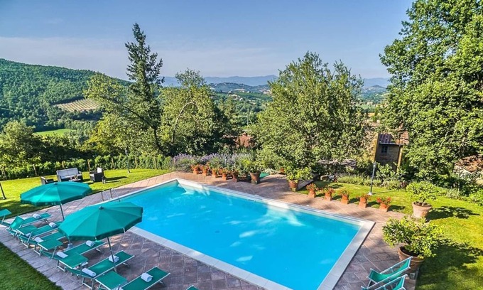 Ripoli Villa | Private country villa with private pool
