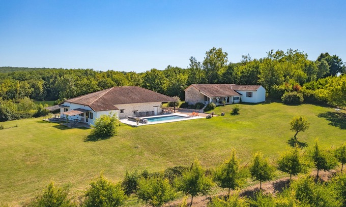 La Sauvetat-sur-Lede House | Private domain max 12 people in 3 separate houses - Sunday to Sunday!