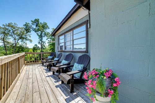 Buchanan House | Private Dock and Slip Kentucky Lake Cottage!