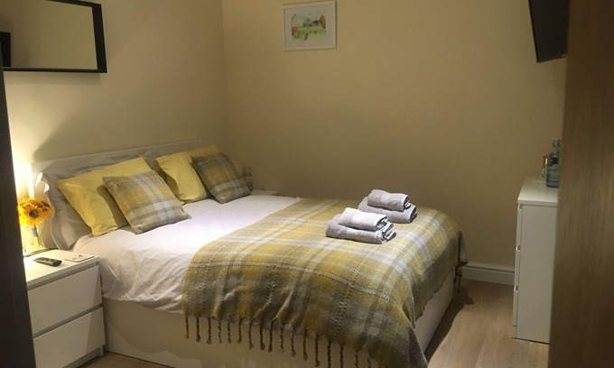 Alvechurch Apartment | Private Entry Double bedroom with beautiful views!