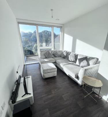 Ladywell Apartment | Private Flat in London
