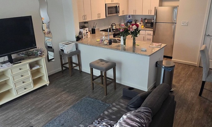 Cottage City Apartment | Private Furnished Room w/Parking near Downtown