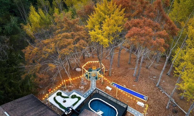 East Stroudsburg House | Private Heated Pool, Hot Tub, Mini Golf, Fire Pit!