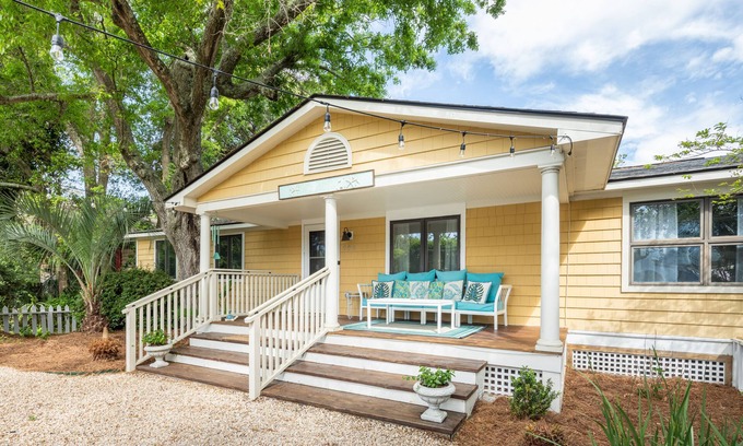 Folly Beach House | Private Home-Walk to Beach & Town-Dog Friendly-Screened Porch-Fenced Yard