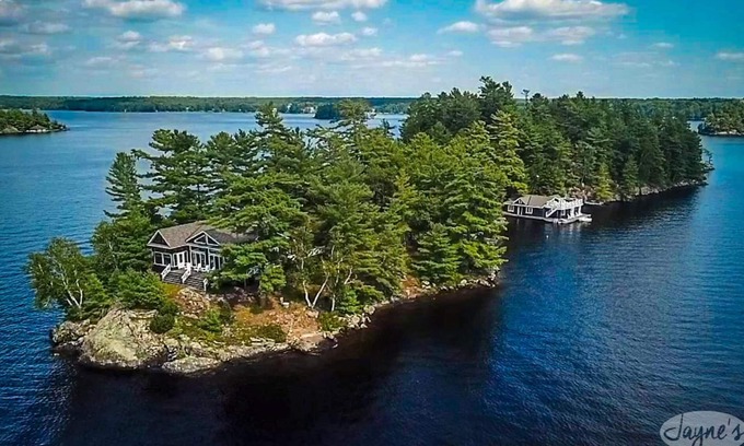 Port Carling Cottage | Private Island on Lake Muskoka! Cottage+guest house+bunkie! Sunsets!
