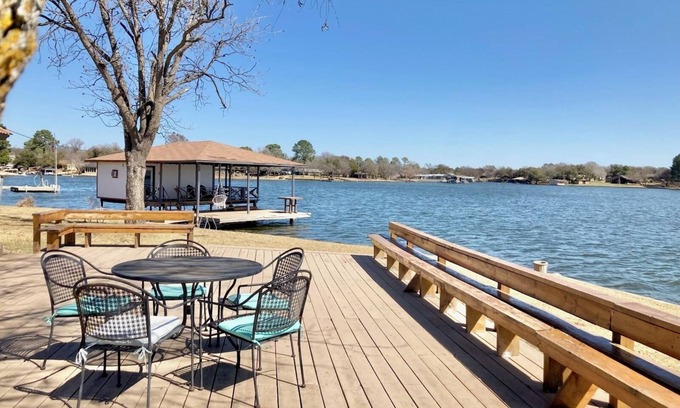 Granbury House | Private lake retreat with great decks, kayaks, bbq and fire pit.