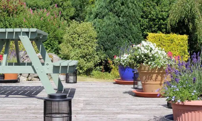 Strathtummel Cottage | Private Loch Access, quiet and comfortable farm cottage.