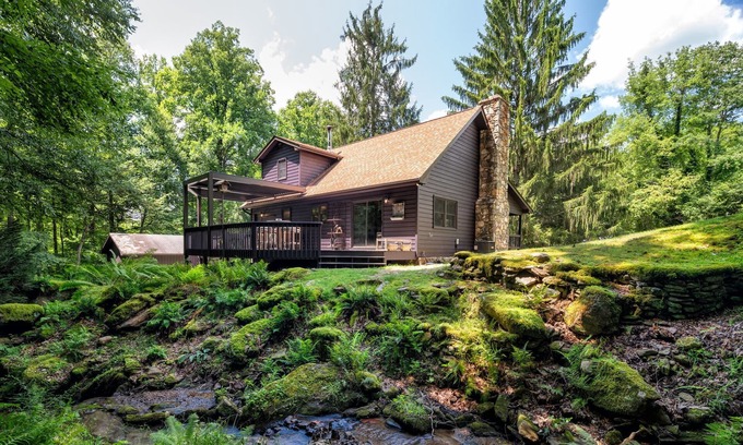 Weaverville Cabin | Private luxury stream cabin close to Blue Ridge Parkway