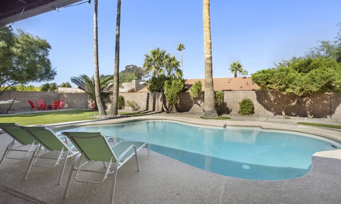 Paradise Valley Village Resort | Private Paradise in Shea Heights, Phoenix