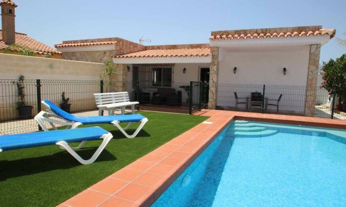Conil de la Frontera House | Private Pool, near to beach Fuente del Gallo, barbecue terrace, free Wifi - casa Eugenia -