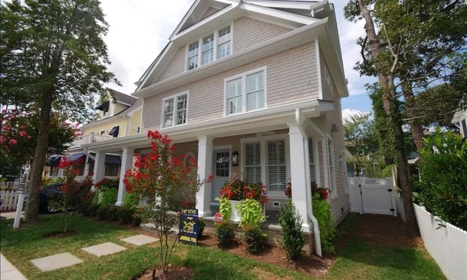South Rehoboth House | Private Pool One Block to the Beach!