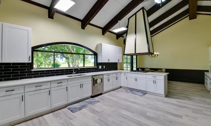 Pilot Point House | Private Pool Pilot Point Home on 45 Acres