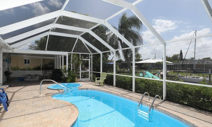 Harbour Heights House | Private Pool with Water View, BBQ, Private Dock