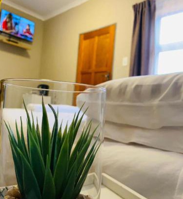 Mahikeng House | Private Room 2 Mahikeng