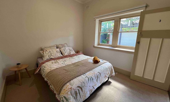 McKinnon House | Private Room close to Monash &City - 5min to train