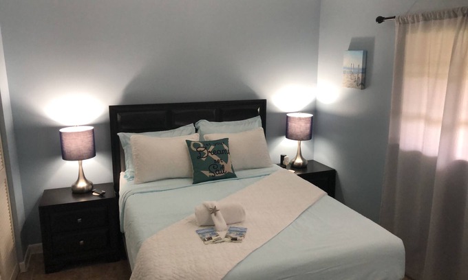 Dania Beach House | Private room @ Dania