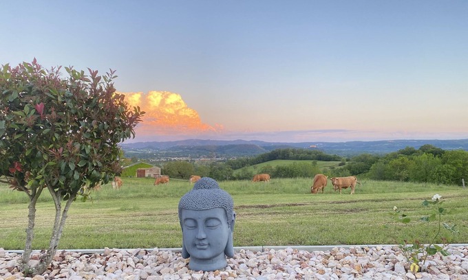 Astaillac Apartment | Private room with breathtaking view