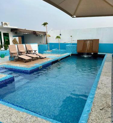 Al Hadd Cabin | Private Rooms in Shared Beach Chalet - 1