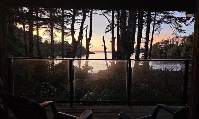 Ucluelet Cabin | Private Sauna · Oceanfront Cabin w/Views! Steps to the Beach! ⎮Hidden Pearl