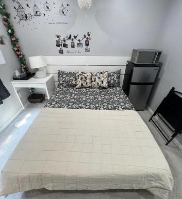 Brampton House | Private, Secure, Immaculate & Cozy Room