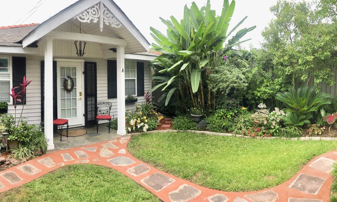 Lakeview Cottage | Private separate guest cottage. Beautifully landscaped gated courtyard setting.