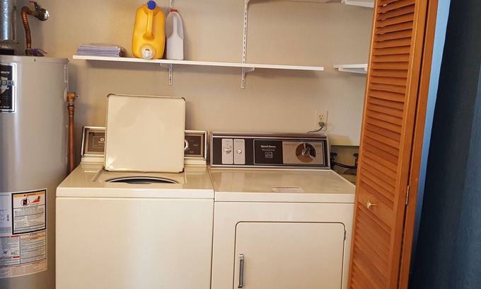 Spokane Apartment | Private Spacious Apartment in Quiet, Safe, Cozy neighborhood - NO STAIRS!