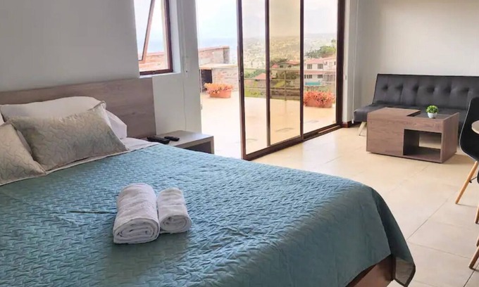 Tumbaco Apartment | Private Studio at Tumbaconn