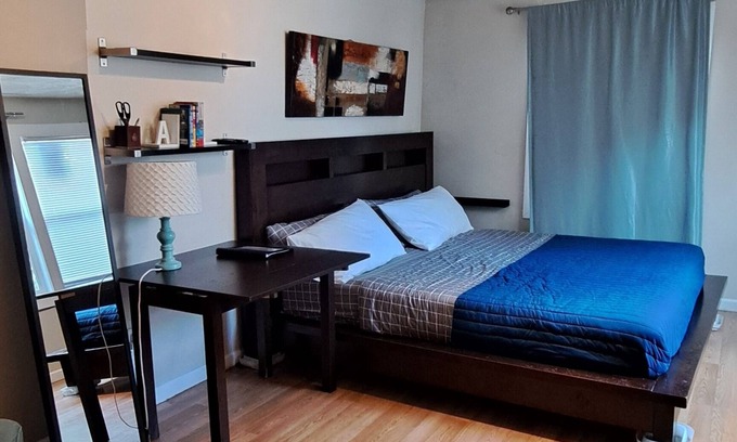 Homestead House | Private studio, ideal for students on rotation and those with business at OHSU.