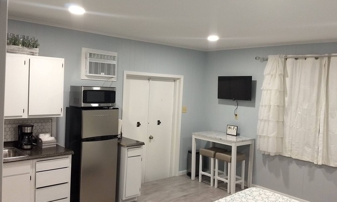 Lufkin Apartment | Private studio with designated entrance