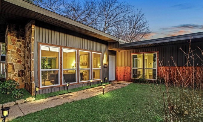 Park Central House | Private vacation home in Dallas