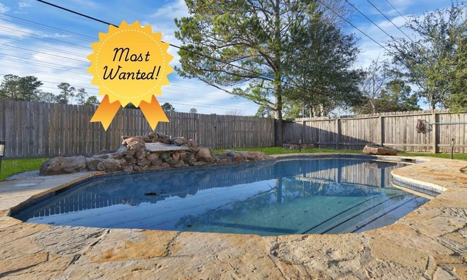 Atascocita House | Private Villa Retreat w/Pool & Outdoor Living – 10 min to IAH