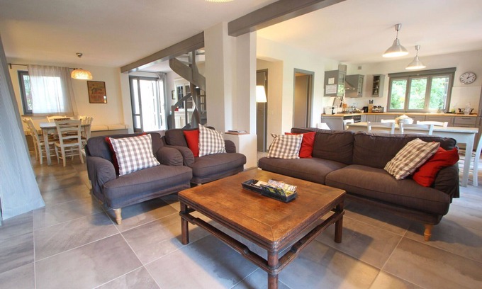 Strettoia Villa | Private Villa with A/C, WIFI, TV, terrace, panoramic view, parking, close to Forte Dei Marmi