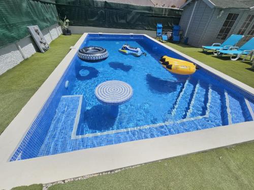 Lo Rufete Villa | Private Villa with Heated Swimming Pool, Roof Top Solarium & Garden