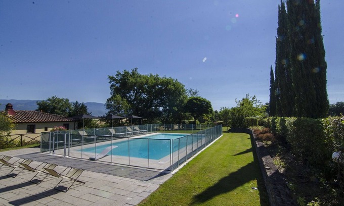 Terranuova Bracciolini Villa | Private Villa with private pool, A/C, hot tub, WIFI, TV, pets allowed, panoramic view, parking