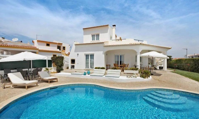 Funchal Villa | PRIVATE VILLA WITH POOL IN LAGOS